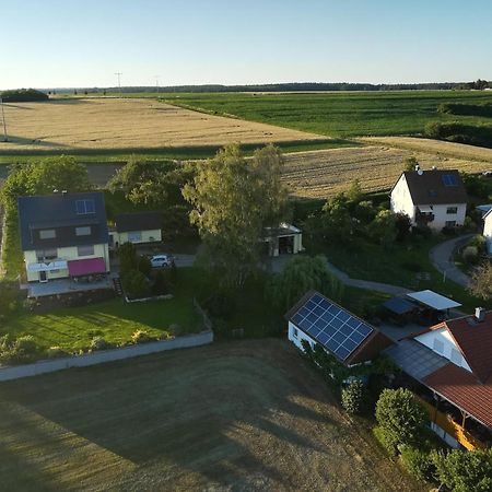 Fewo Haus Hutzelbuck In Idyllisch-Gruener Lage Naehe An Ansbach Exteriér fotografie