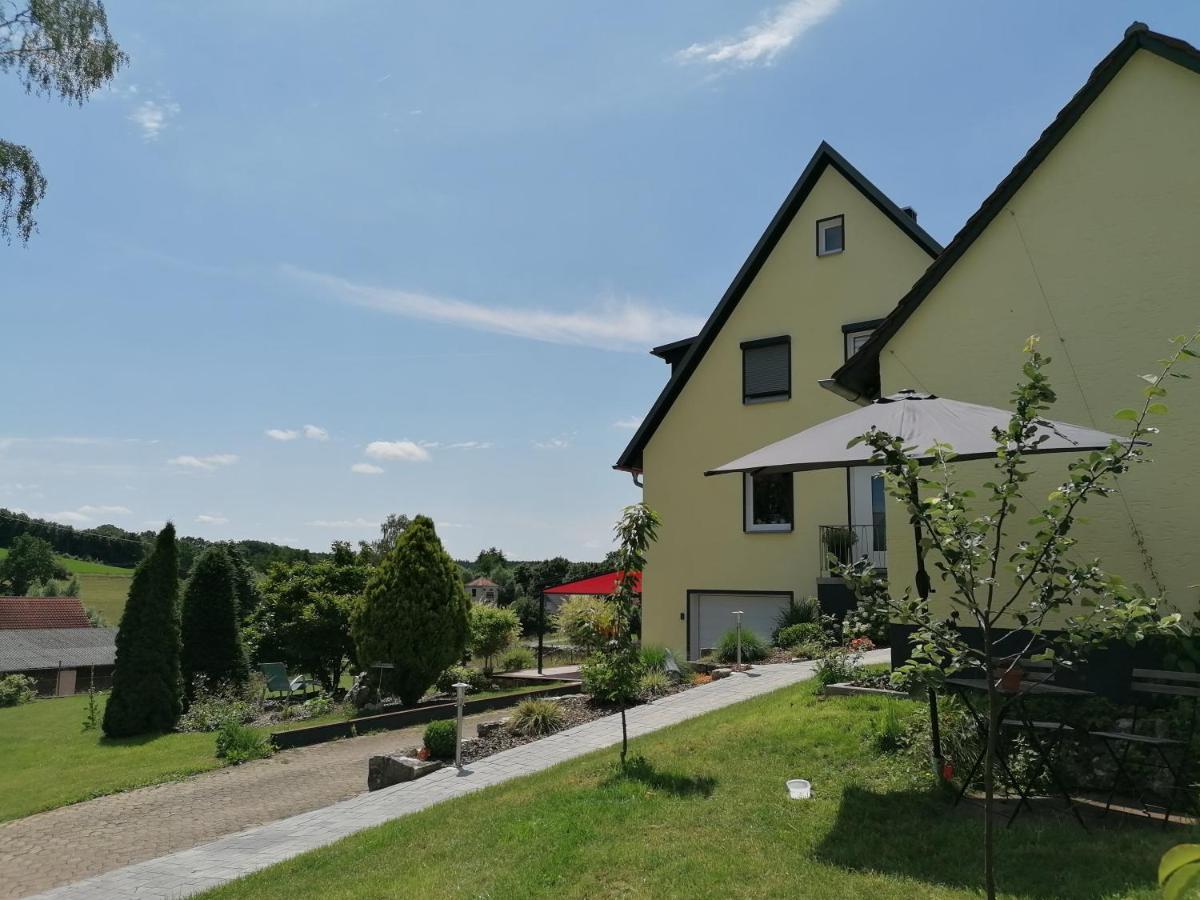 Fewo Haus Hutzelbuck In Idyllisch-Gruner Lage Nahe An Ansbach Exteriér fotografie